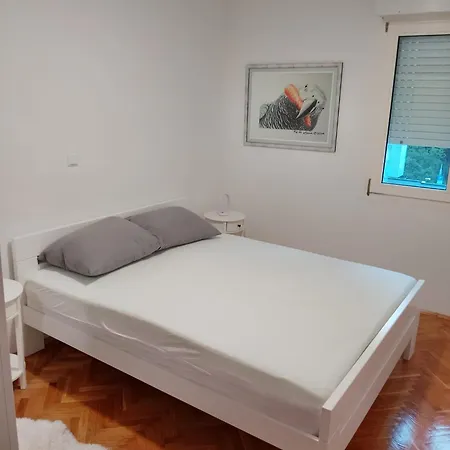 Lina Apartment *